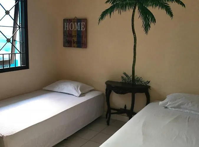 بيت ضيافة Balangan Surf House